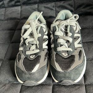 Kids New Balance shoes 10C